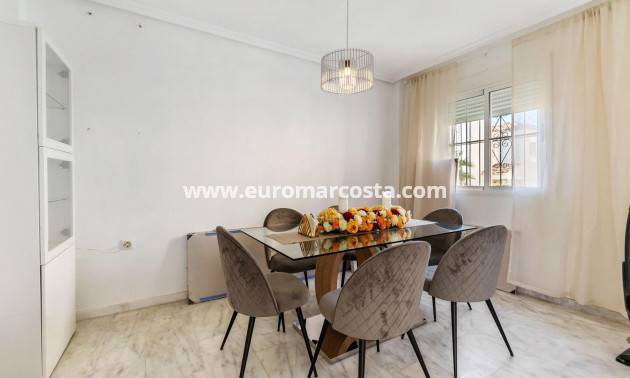 Venta - Villa - Orihuela Costa - TORREVIEJA