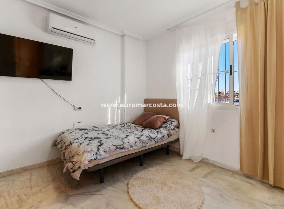 Venta - Villa - Orihuela Costa - TORREVIEJA