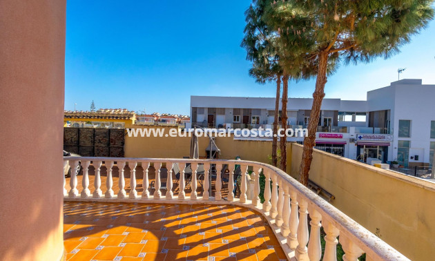 Venta - Villa - Orihuela Costa - TORREVIEJA