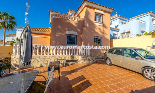 Venta - Villa - Orihuela Costa - TORREVIEJA