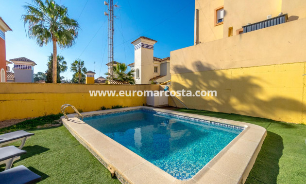 Venta - Villa - Orihuela Costa - TORREVIEJA