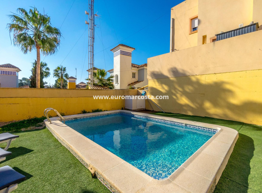 Venta - Villa - Orihuela Costa - TORREVIEJA