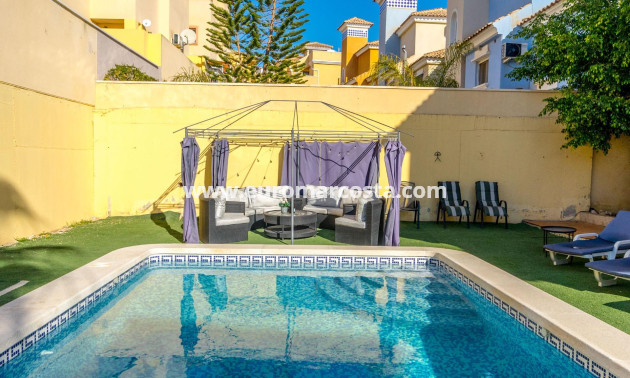 Venta - Villa - Orihuela Costa - TORREVIEJA