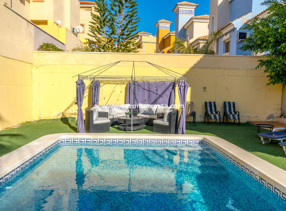 Venta - Villa - Orihuela Costa - TORREVIEJA