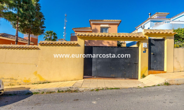 Venta - Villa - Orihuela Costa - TORREVIEJA