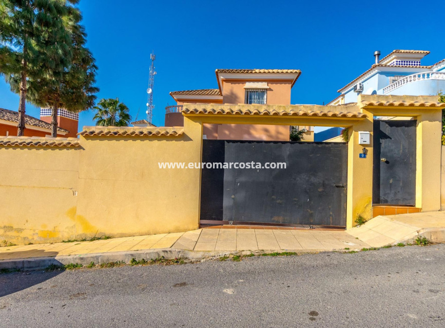 Venta - Villa - Orihuela Costa - TORREVIEJA