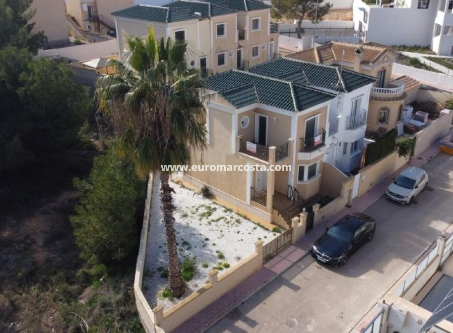 Sale - Villa - Orihuela