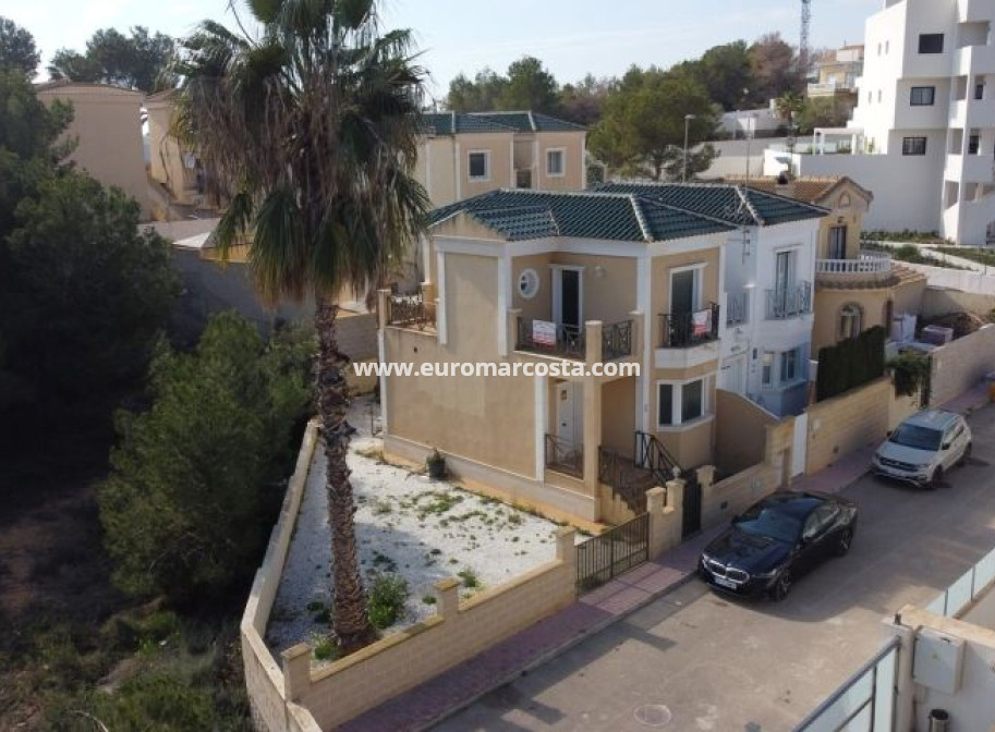 Sale - Villa - Orihuela