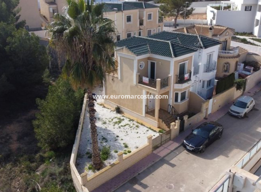 Sale - Villa - Orihuela