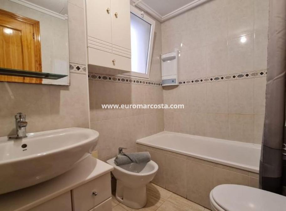 Objekte zum Wiederverkauf - Wohnung - Torrevieja - TORREVIEJA