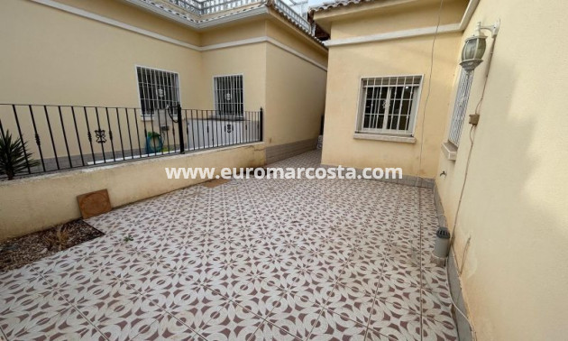 Objekte zum Wiederverkauf - Bungalow - Torrevieja - TORREVIEJA