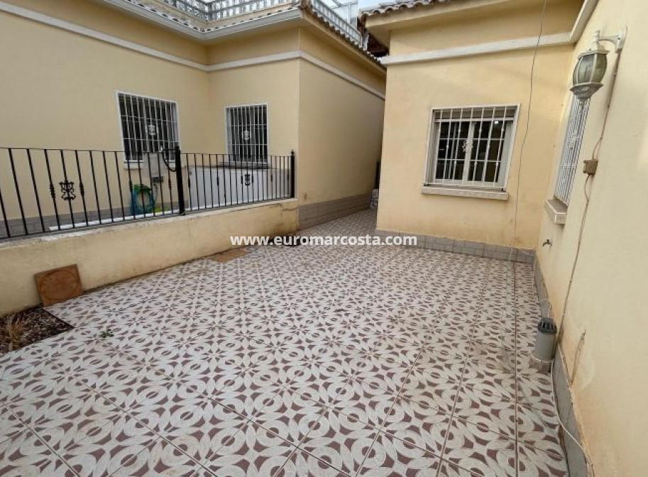 Objekte zum Wiederverkauf - Bungalow - Torrevieja - TORREVIEJA