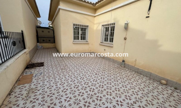 Objekte zum Wiederverkauf - Bungalow - Torrevieja - TORREVIEJA