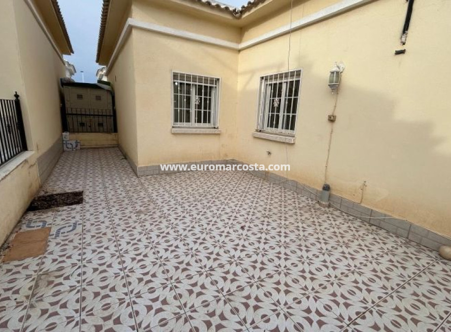 Objekte zum Wiederverkauf - Bungalow - Torrevieja - TORREVIEJA