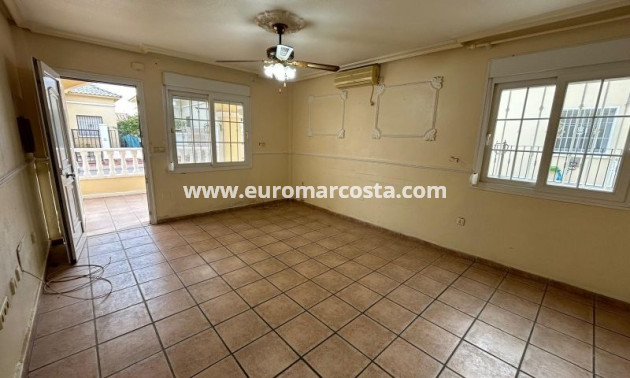 Objekte zum Wiederverkauf - Bungalow - Torrevieja - TORREVIEJA