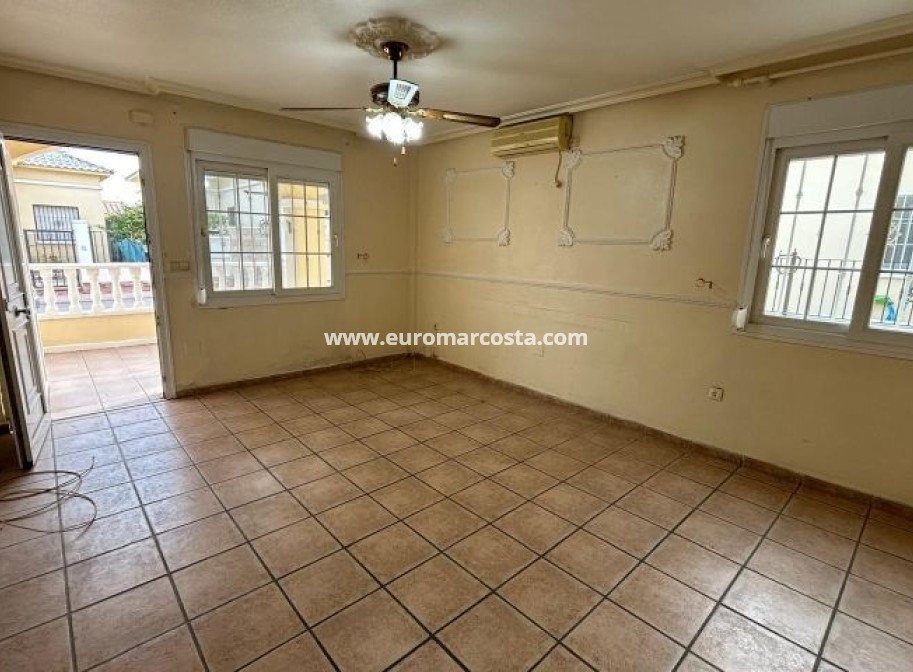 Objekte zum Wiederverkauf - Bungalow - Torrevieja - TORREVIEJA