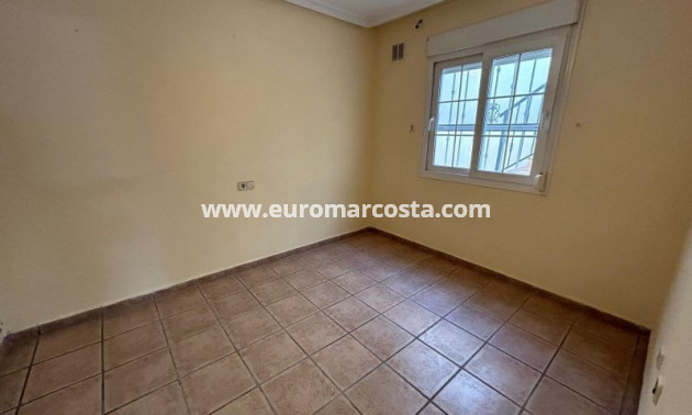 Objekte zum Wiederverkauf - Bungalow - Torrevieja - TORREVIEJA
