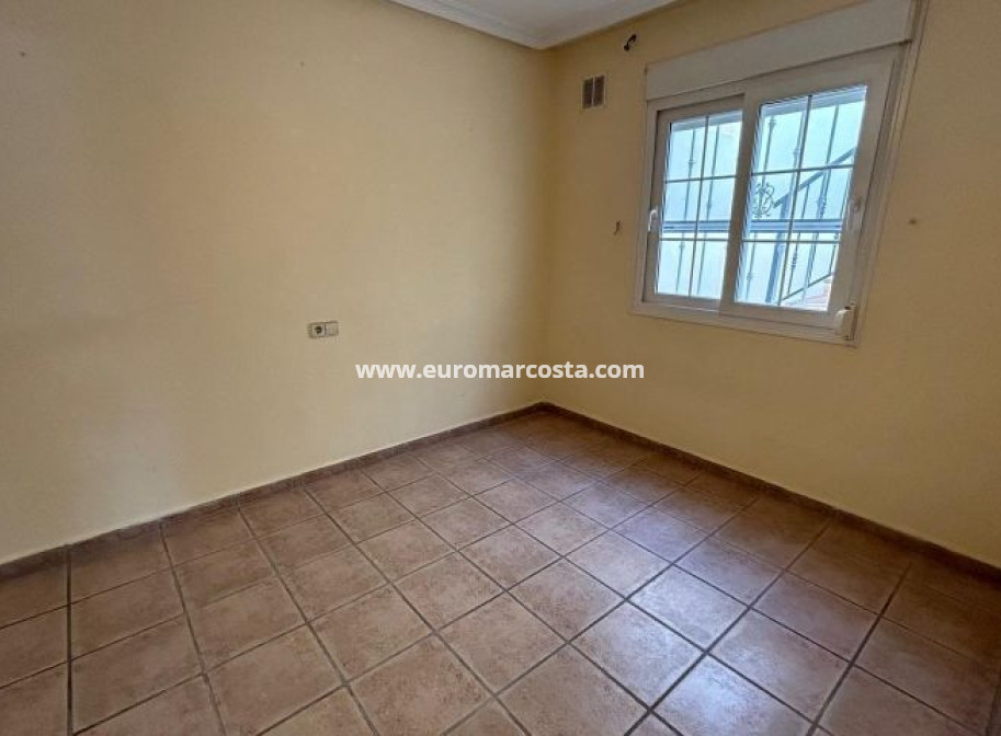 Objekte zum Wiederverkauf - Bungalow - Torrevieja - TORREVIEJA