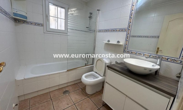 Objekte zum Wiederverkauf - Bungalow - Torrevieja - TORREVIEJA