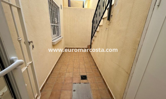 Objekte zum Wiederverkauf - Bungalow - Torrevieja - TORREVIEJA