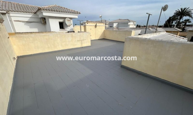 Objekte zum Wiederverkauf - Bungalow - Torrevieja - TORREVIEJA