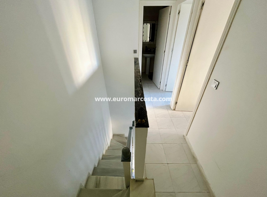 Sale - Duplex apartment - Torrevieja - La Mata