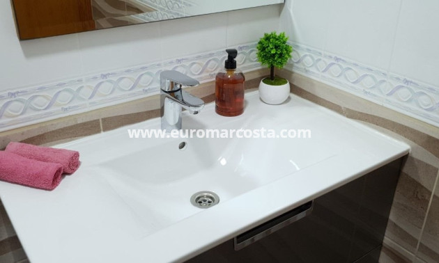 Objekte zum Wiederverkauf - Wohnung - Torrevieja - TORREVIEJA