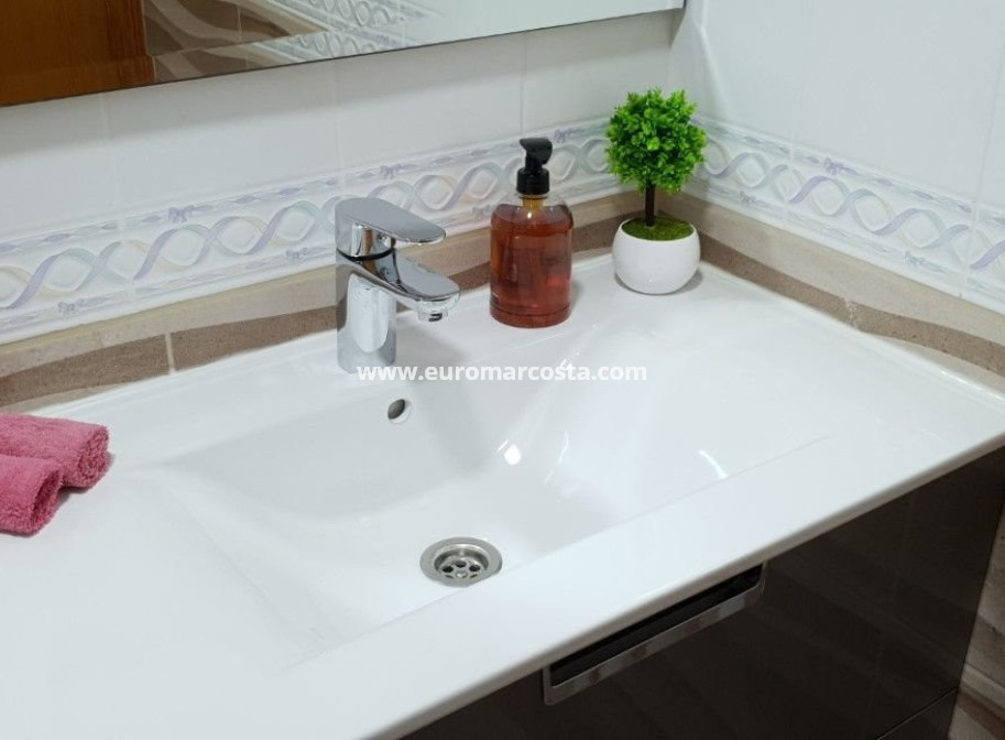 Objekte zum Wiederverkauf - Wohnung - Torrevieja - TORREVIEJA
