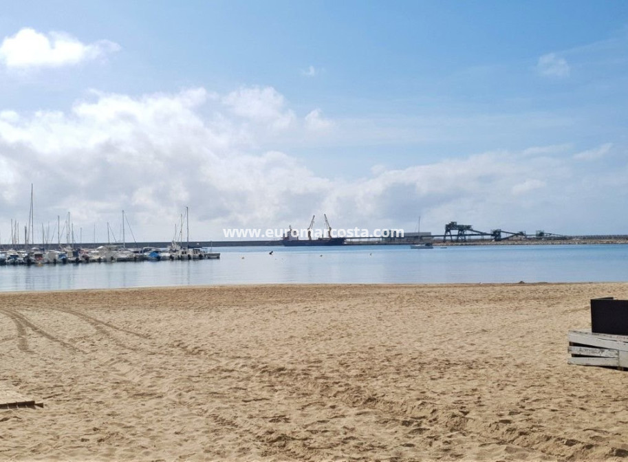 Objekte zum Wiederverkauf - Wohnung - Torrevieja - TORREVIEJA