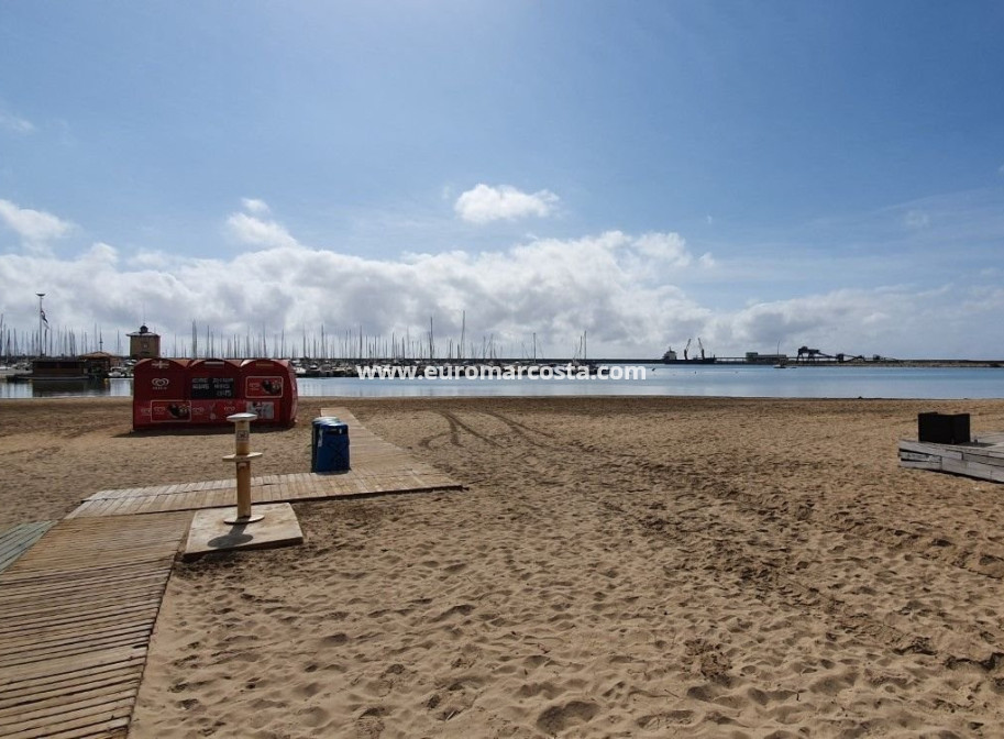 Objekte zum Wiederverkauf - Wohnung - Torrevieja - TORREVIEJA