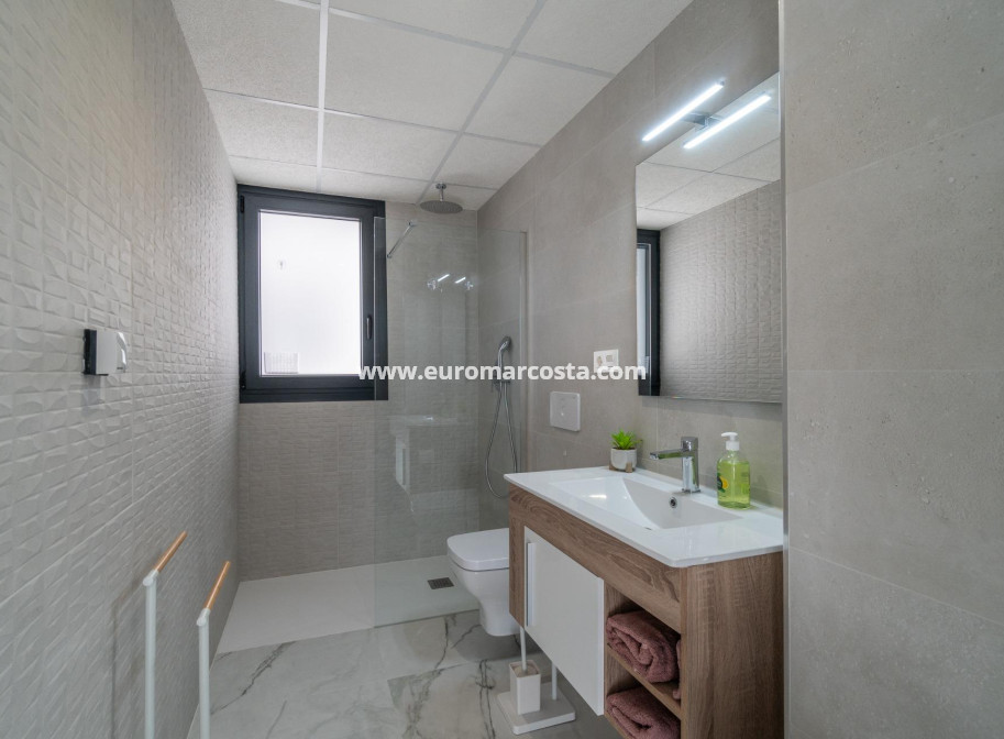 Sale - Apartment / flat - Orihuela Costa