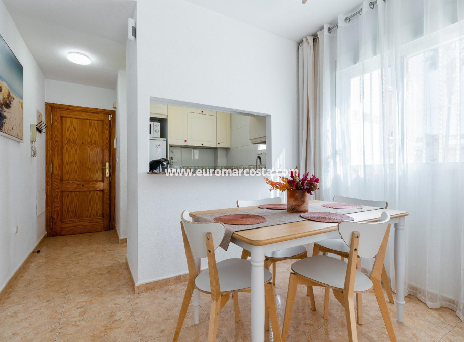 Sale - Apartment / flat - Torrevieja - PLAYA DE LA MATA