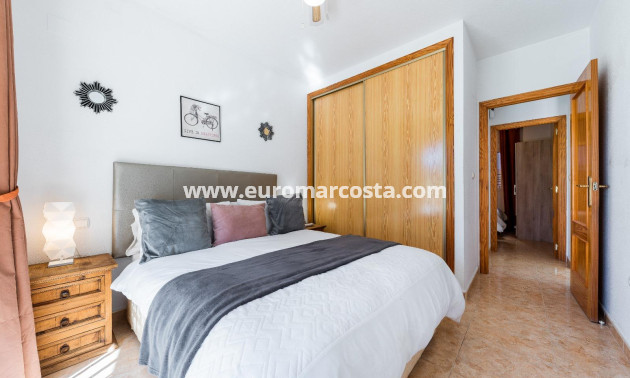 Sale - Apartment / flat - Torrevieja - PLAYA DE LA MATA