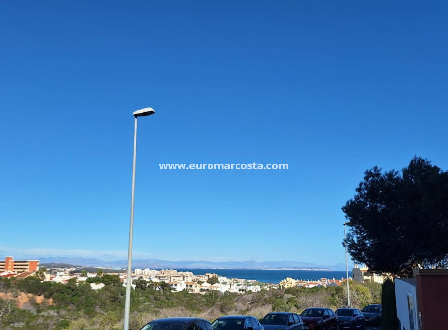 Sale - Apartment / flat - Torrevieja - PLAYA DE LA MATA