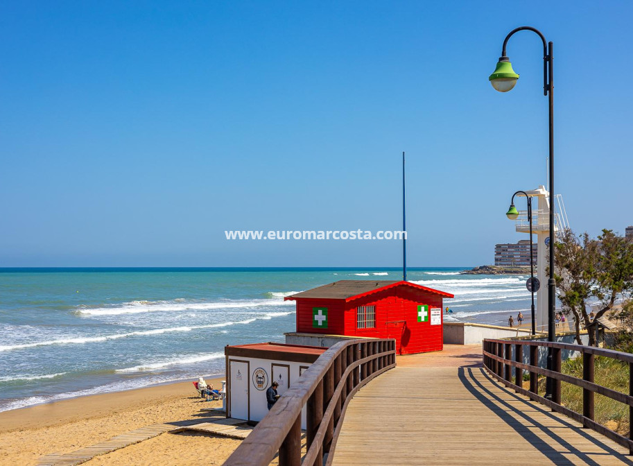 Objekte zum Wiederverkauf - Wohnung - Torrevieja - PLAYA DE LA MATA