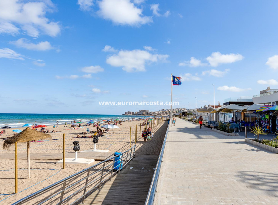 Objekte zum Wiederverkauf - Wohnung - Torrevieja - PLAYA DE LA MATA