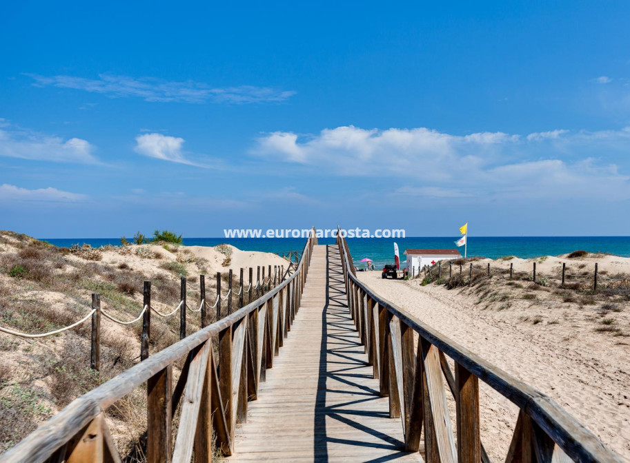 Objekte zum Wiederverkauf - Wohnung - Torrevieja - PLAYA DE LA MATA