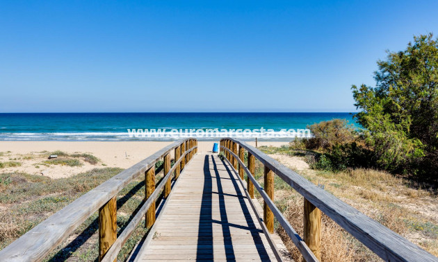 Objekte zum Wiederverkauf - Wohnung - Torrevieja - PLAYA DE LA MATA