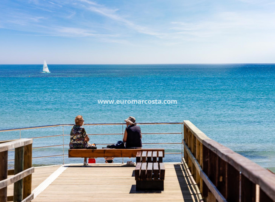 Objekte zum Wiederverkauf - Wohnung - Torrevieja - PLAYA DE LA MATA