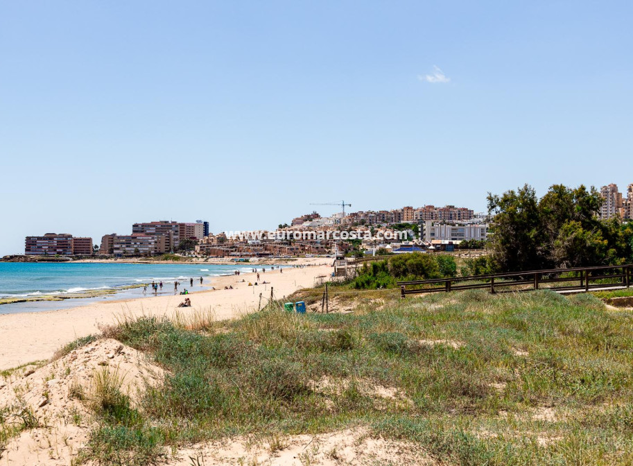 Objekte zum Wiederverkauf - Wohnung - Torrevieja - PLAYA DE LA MATA