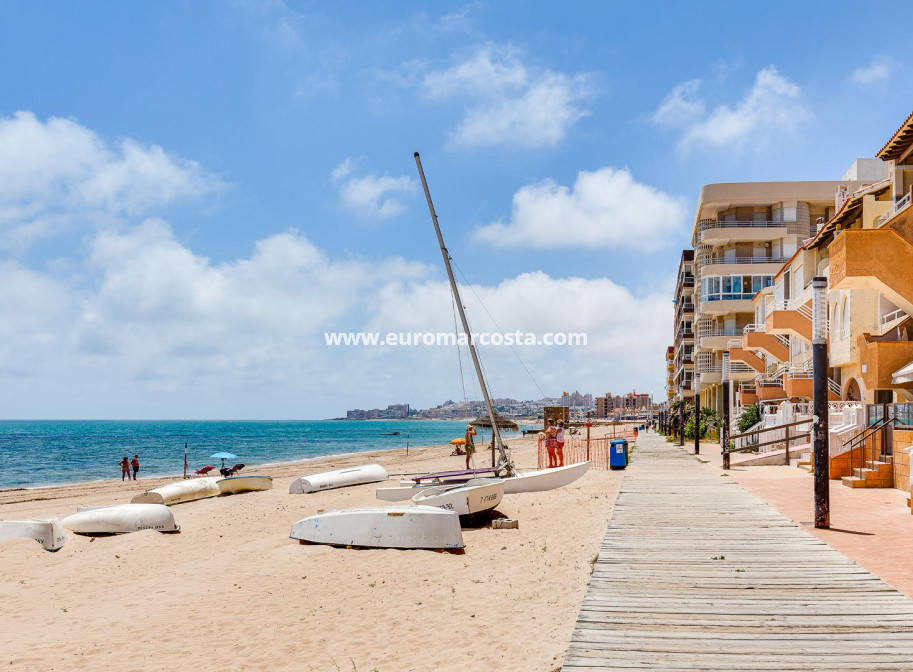 Objekte zum Wiederverkauf - Wohnung - Torrevieja - PLAYA DE LA MATA