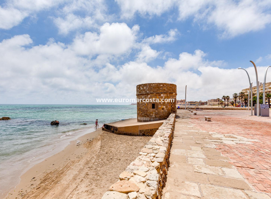 Objekte zum Wiederverkauf - Wohnung - Torrevieja - PLAYA DE LA MATA