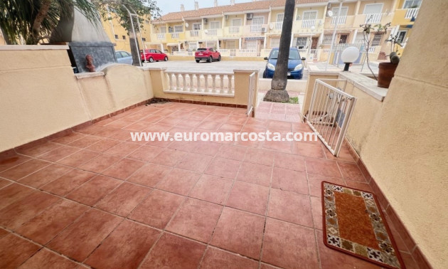 Sale - Bungalow Planta Baja - Guardamar del Segura