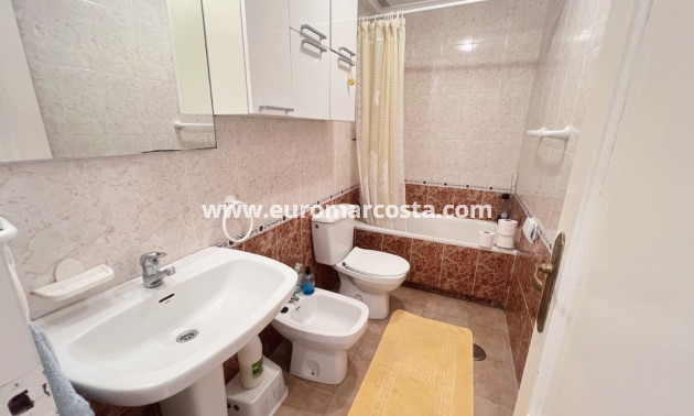 Sale - Bungalow Planta Baja - Guardamar del Segura