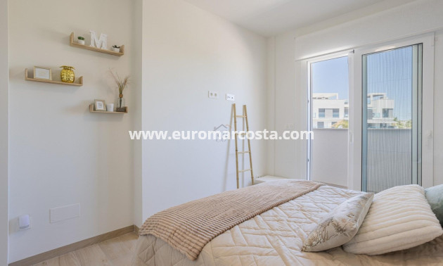 Venta - Apartamento / piso - Guardamar del Segura - EL RASO