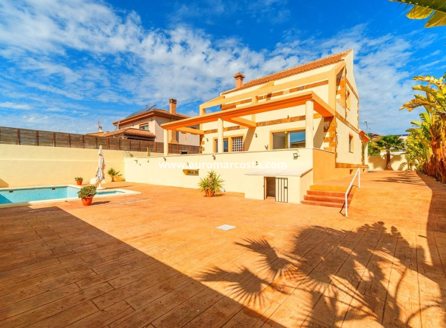 Sale - Villa - Torrevieja - Aguas nuevas 2