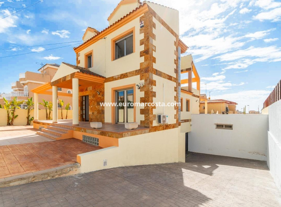 Venta - Villa - Torrevieja - Aguas nuevas 2