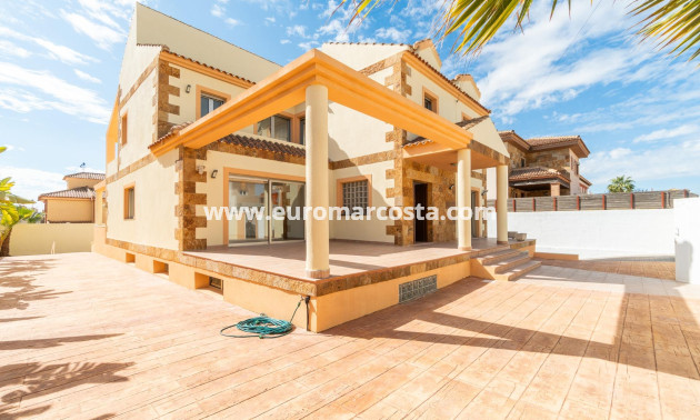 Sale - Villa - Torrevieja - Aguas nuevas 2