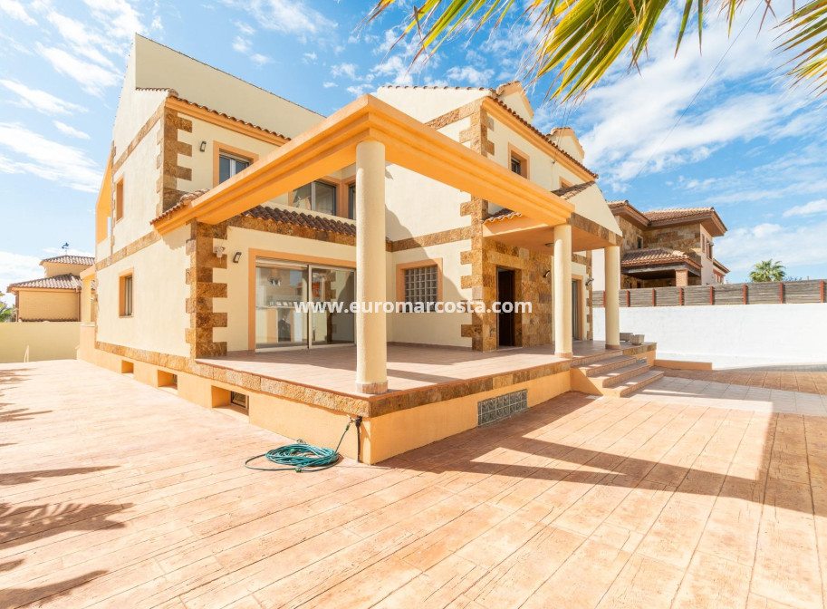 Sale - Villa - Torrevieja - Aguas nuevas 2