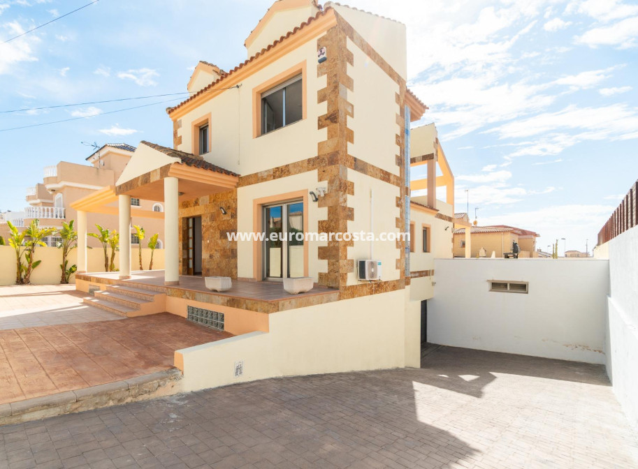 Venta - Villa - Torrevieja - Aguas nuevas 2